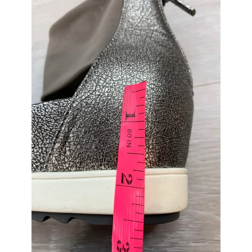 Eileen Fisher Women's Sandals Metallic Crackle Leather Wedge 8 Casual Shoes